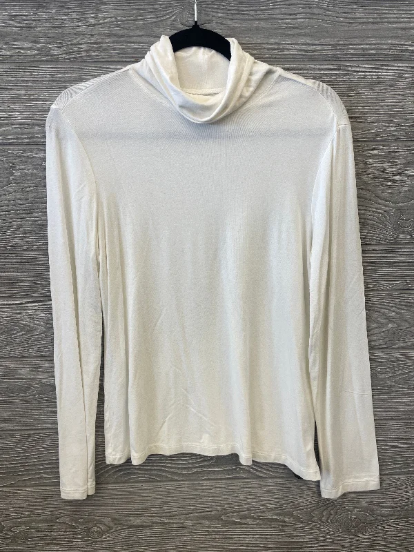 Top Long Sleeve Basic By Chicos In Cream, Size: M Monochromatic Office Style