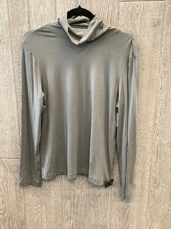 Top Long Sleeve Basic By Chicos In Grey, Size: M Masculine Men's 